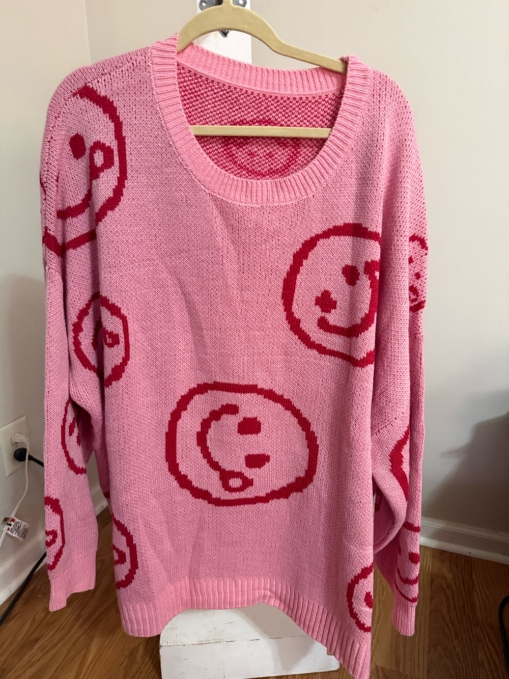 NWT Bloomchic Smiley Face Sweater - Picture 4 of 9